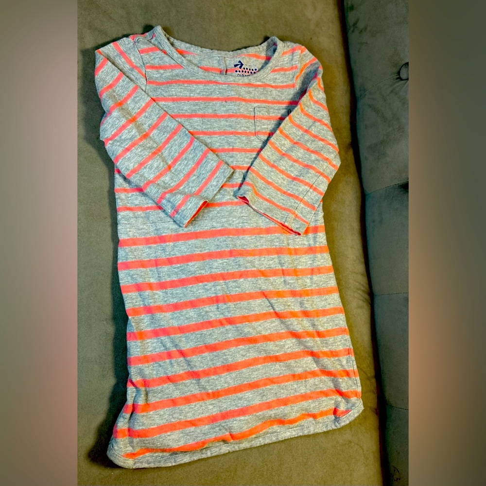 3/$10! Old Navy long shirt/dress. Like new size XS 5 youth